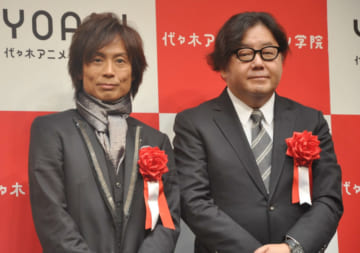 （左から）つんく♂さん、秋元康さん