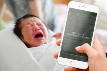 赤ちゃんの泣き声をスマホに録音して診断（ファーストアセント提供）