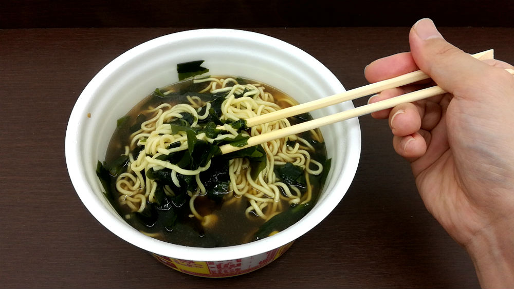 表面のワカメを食べても、まだ底からワカメが出てくる