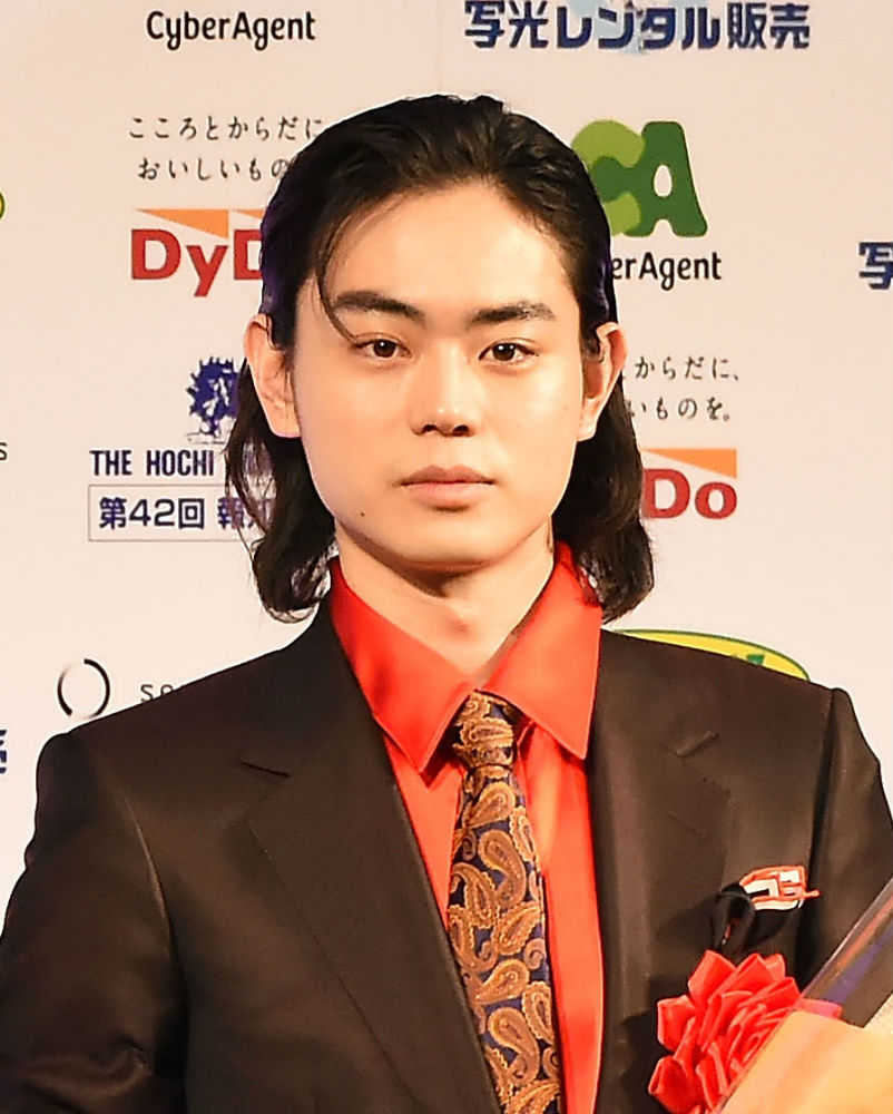 菅田将暉 傷だらけ メークで永野芽郁と2ショット 二人のギャップが絶妙 の声 オトナンサー