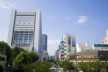 JR中野駅北口の風景。左手が中野サンプラザ