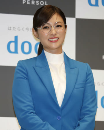 深田恭子さん（2018年10月、時事）