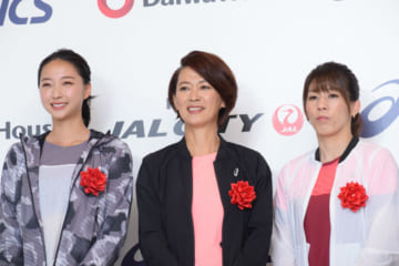（左から）畠山愛理さん、有森裕子さん、吉田沙保里さん