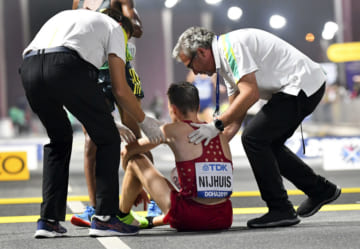 猛暑のカタール・ドーハで開かれた世界陸上のマラソンと競歩では棄権者が続出した（2019年10月、EPA＝時事）