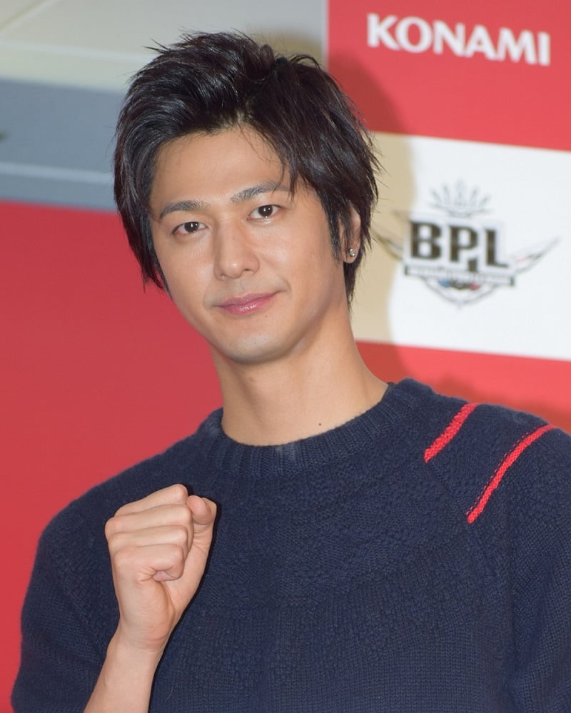 俳優・速水もこみちさんの食器棚を覗いてみたい！芸能人ランキング3位の秘密に迫る