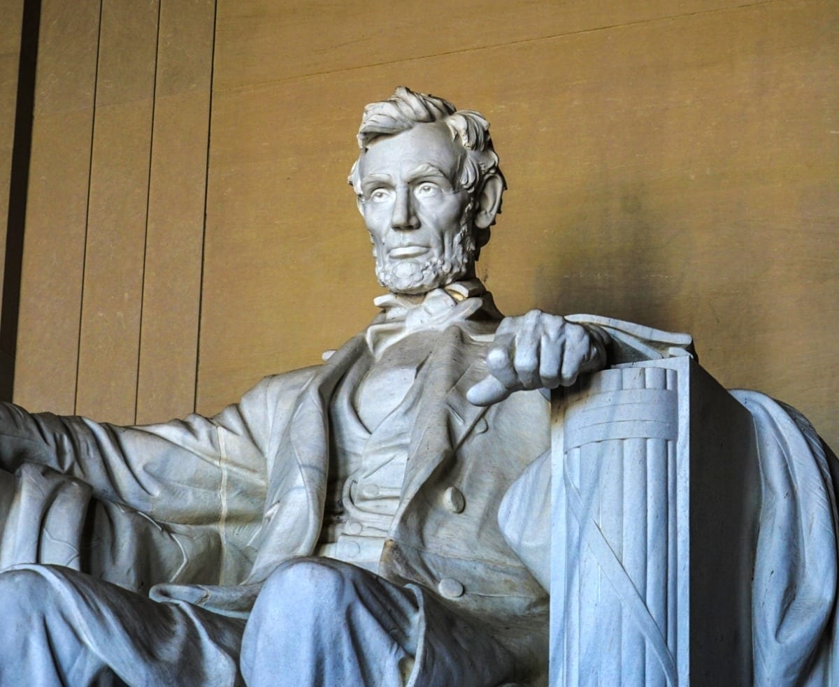 リンカーンは「リンカン」　教科書の米国大統領の名前が変化？　理由は？