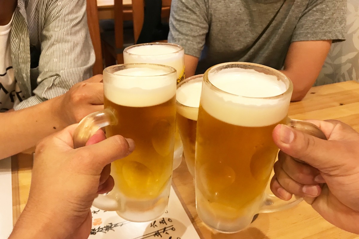 お酒は何歳から飲める？18歳成人でも20歳未満が禁止される理由と法的罰則を徹底解説(02)