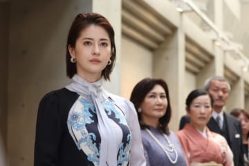 「やんごとなき一族」で深山美保子を演じている松本若菜さん（C）フジテレビ