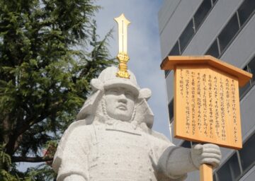 愛知県岡崎市にある榊原康政像