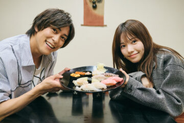 島崎遥香さん（左）と佐野岳さんが出演する「私たち結婚しました3」第8話のワンシーン（C）AbemaTV, Inc.