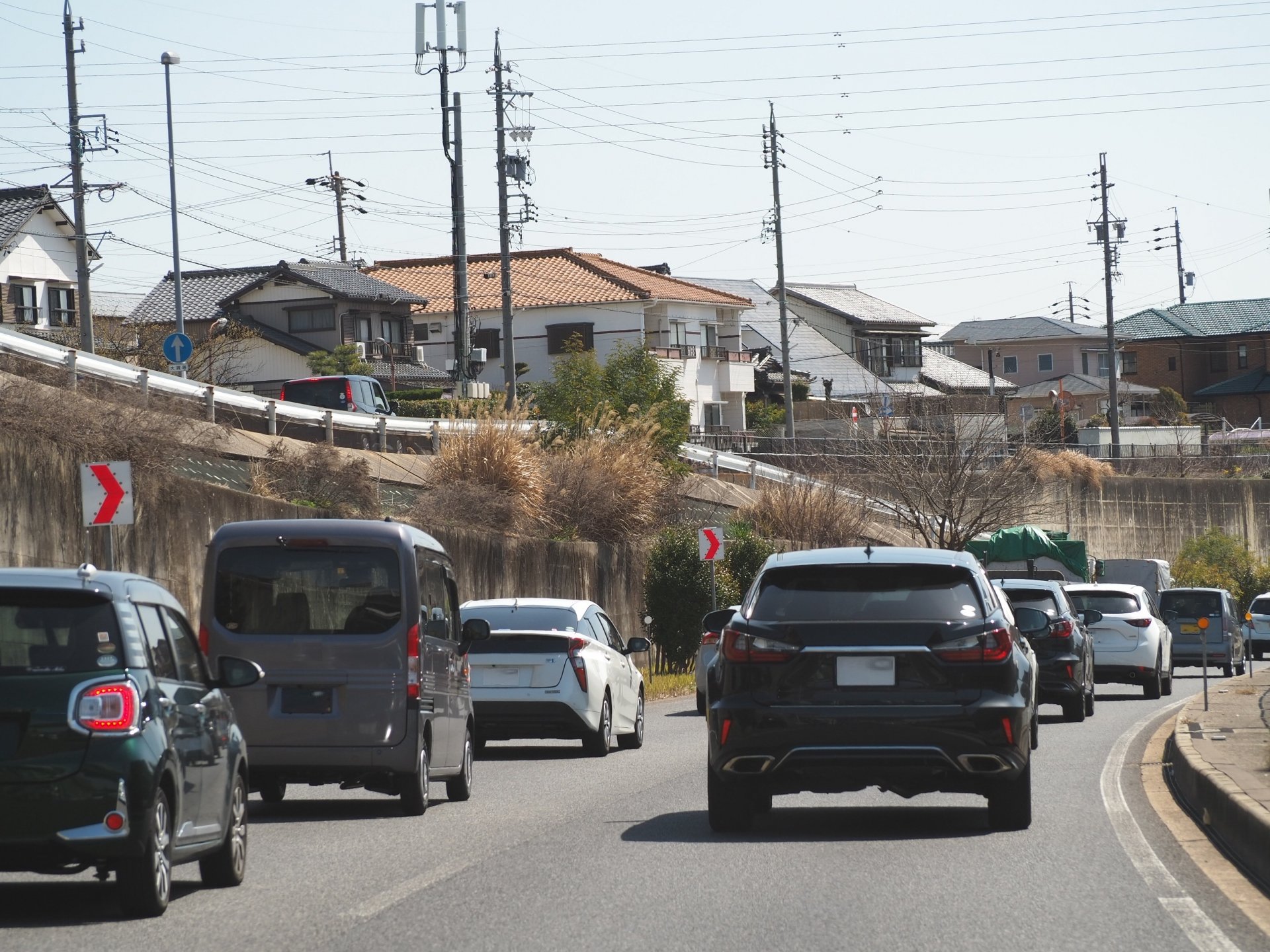 ドライブレコーダーの撮影映像 車種ナンバー、通行人、住居…プライバシー侵害にならない？ 弁護士が“危険性”解説 | オトナンサー