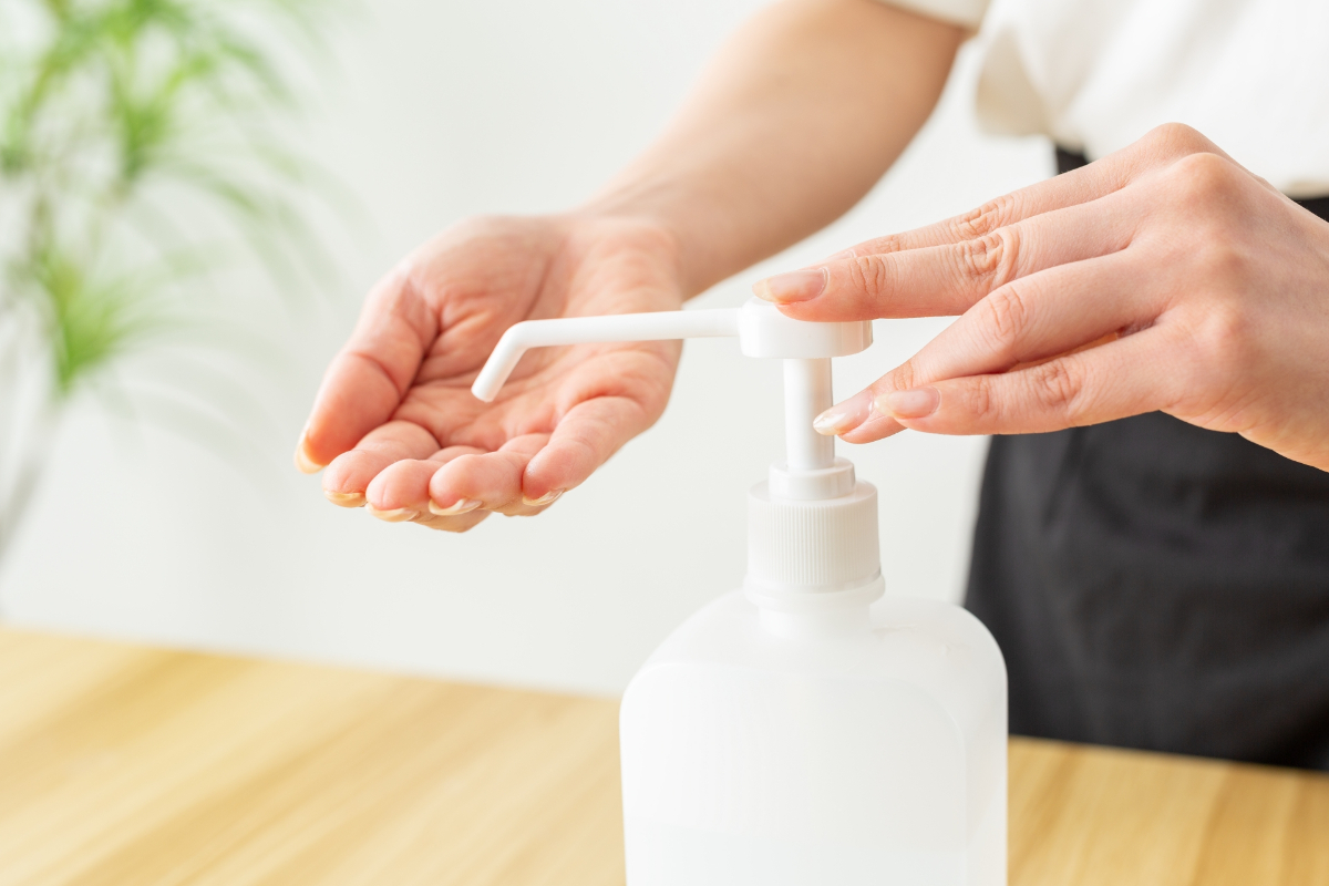 2. 薬を服用しているときにアルコールを飲むとどのようなリスクがありますか?