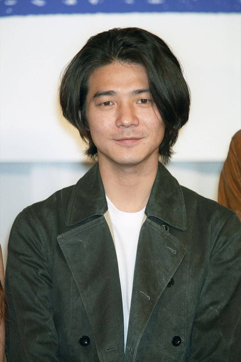 吉岡秀隆さん（2003年06月撮影、時事）