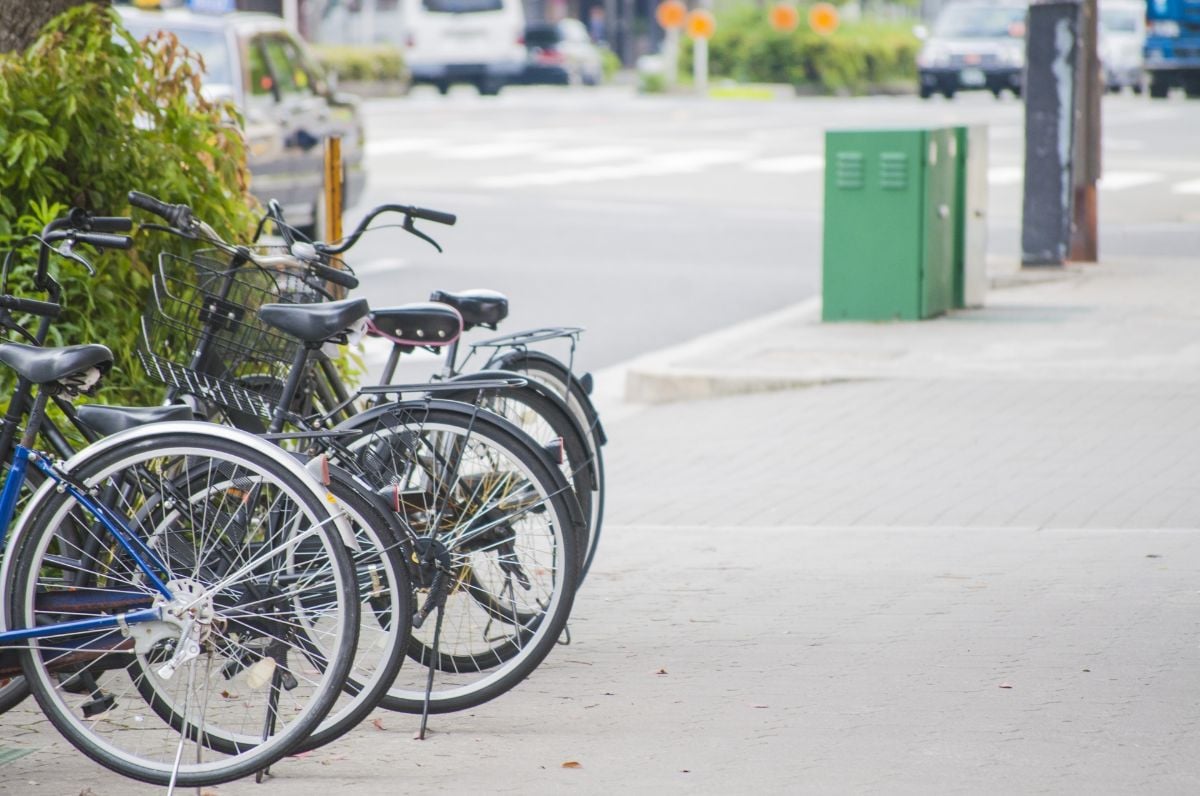 路上で「つば」を吐く行為、実は犯罪！？