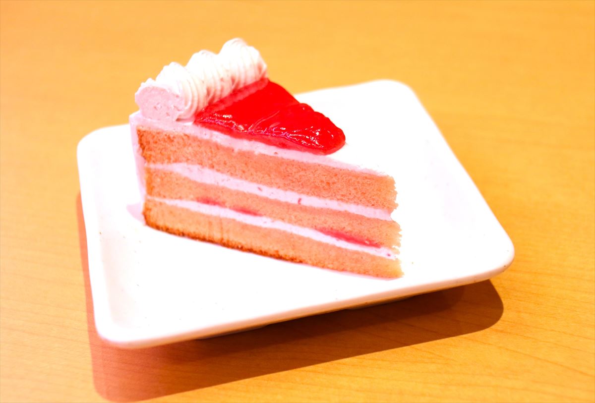 「ピンクの苺ショートケーキ」