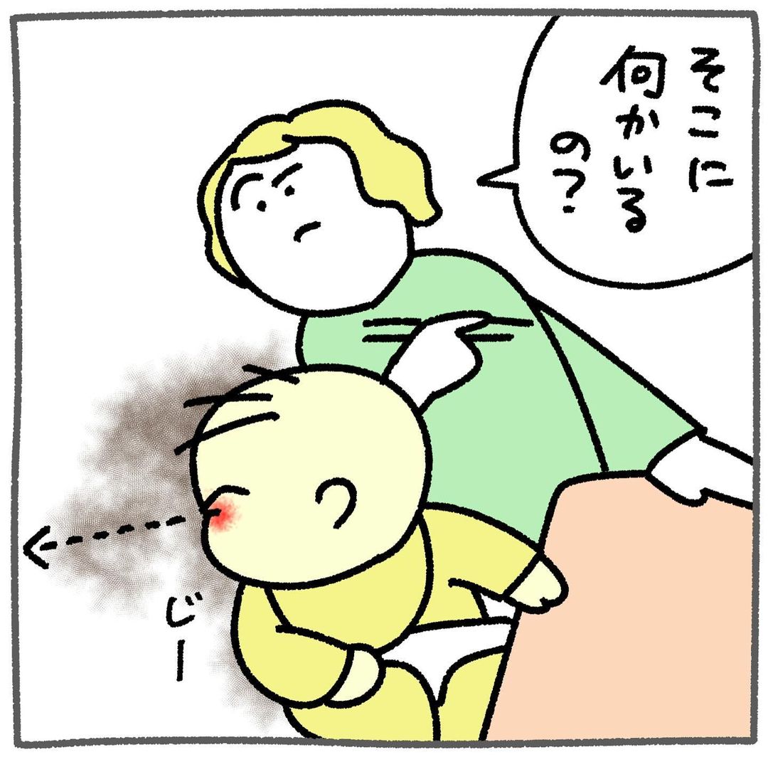 食事中に冷蔵庫周辺を眺める息子について描いた漫画のカット（uwabamiさん提供）