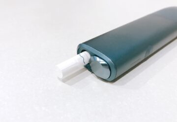 小さな子どもによる加熱式たばこの誤飲事故に要注意