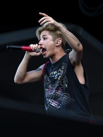 「ONE OK ROCK」のTakaさん（2015年7月撮影、EPA＝時事）