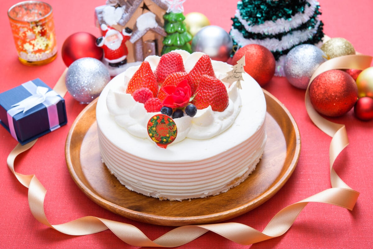 コンビニエンスストアがクリスマスケーキの店頭販売を控えるようになった理由とは？（画像はイメージ）