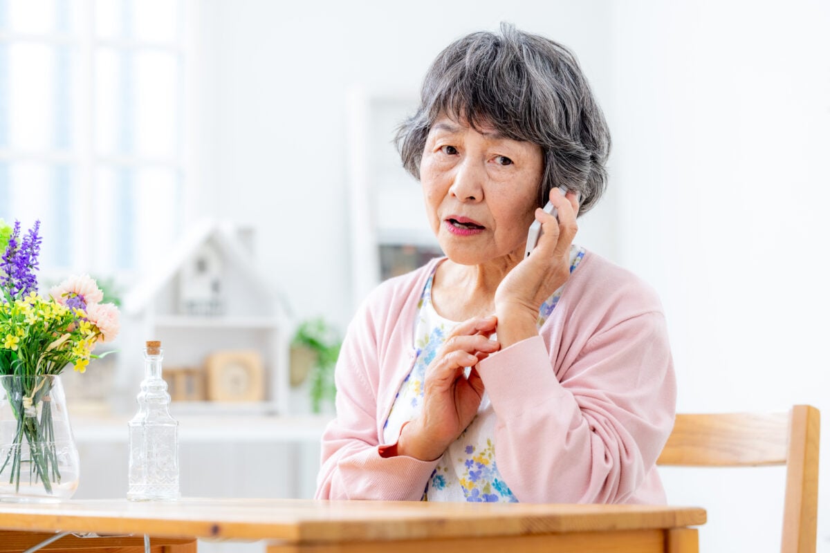 実在する事業者を名乗る者から電話があり、身に覚えのない未納料金を請求される事例も