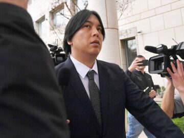 水原一平被告（2025年2月6日撮影、時事）