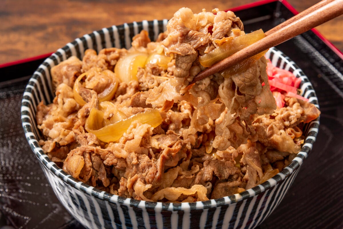 牛丼で体に必要な栄養素を摂取できる？