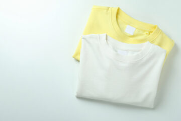 衣服の首元のヨレを直す方法とは？（画像はイメージ）