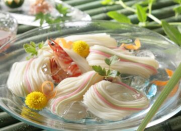 「手延ひやむぎ『揖保乃糸』」（揖保乃糸特約販売店 はりま製麺提供）