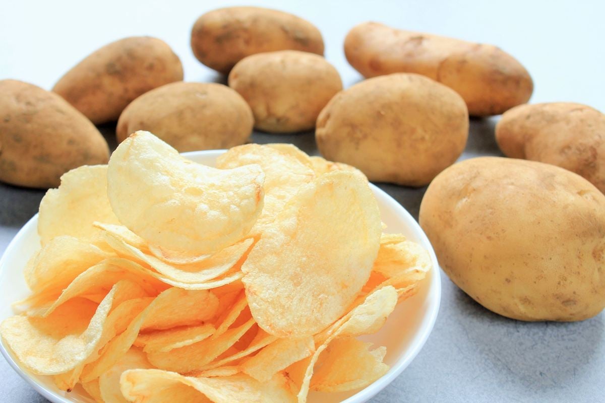 年代別「ポテトのスナック菓子」1位は？