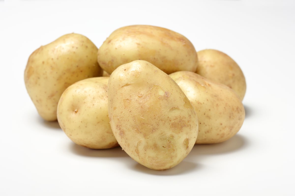 ジャガイモの皮をむかずにポテトサラダを作るには？