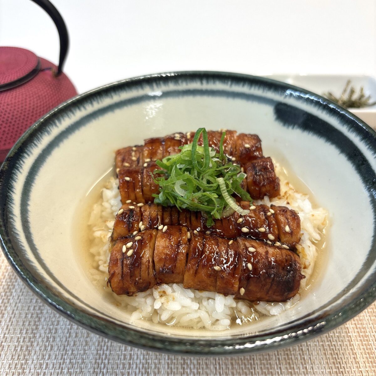 完成した「なんちゃってひつまぶし」（東洋水産の公式Xアカウントより