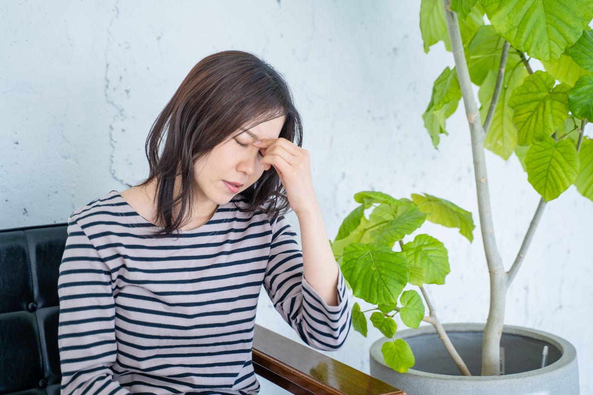 冷房が効いた部屋にいると頭痛が起きるのはなぜ？