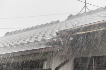 台風の接近により、雨風が強くなる前に備えるべきことは？