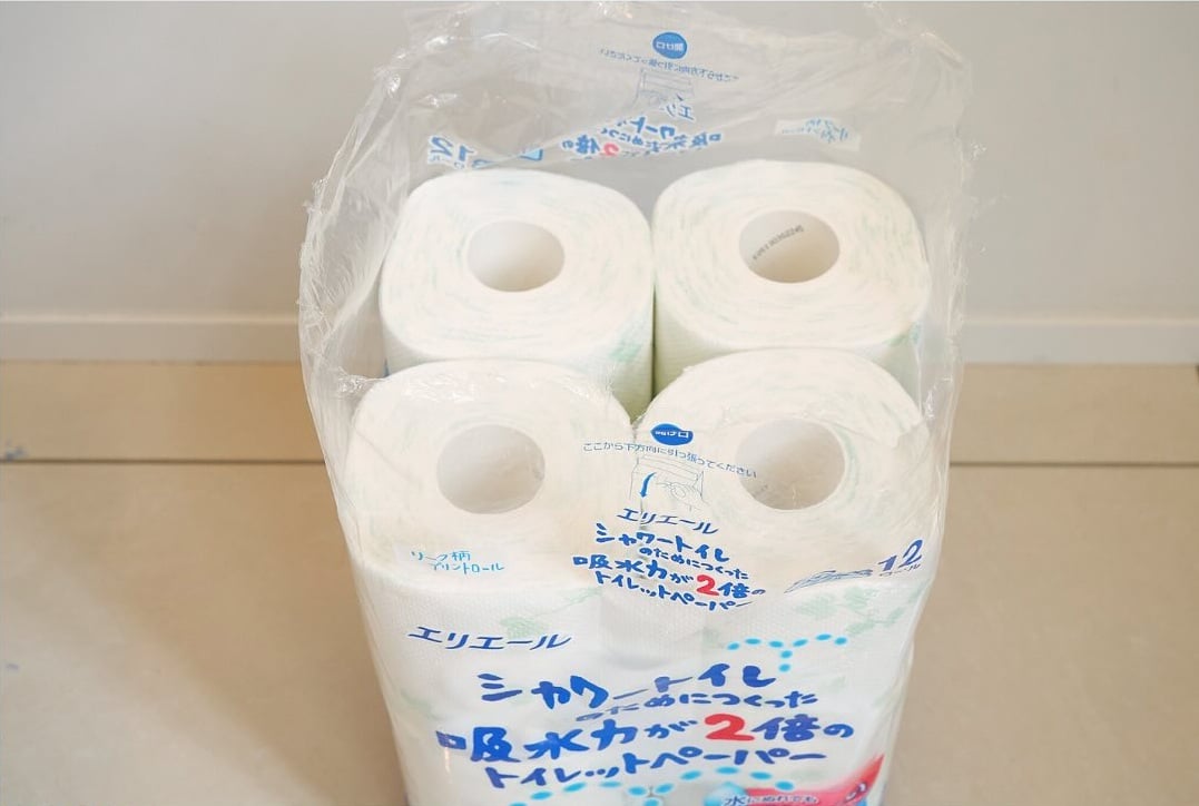 トイレットペーパーの袋をきれいに開ける方法とは？（大王製紙の公式インスタグラムアカウントより）