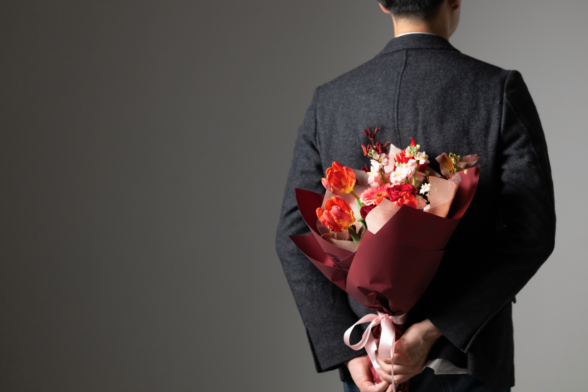  35歳以上の男性がひと回り以上年下の女性に積極的にアプローチする「おぢアタック」の厳しい現実とは？（画像はイメージ）