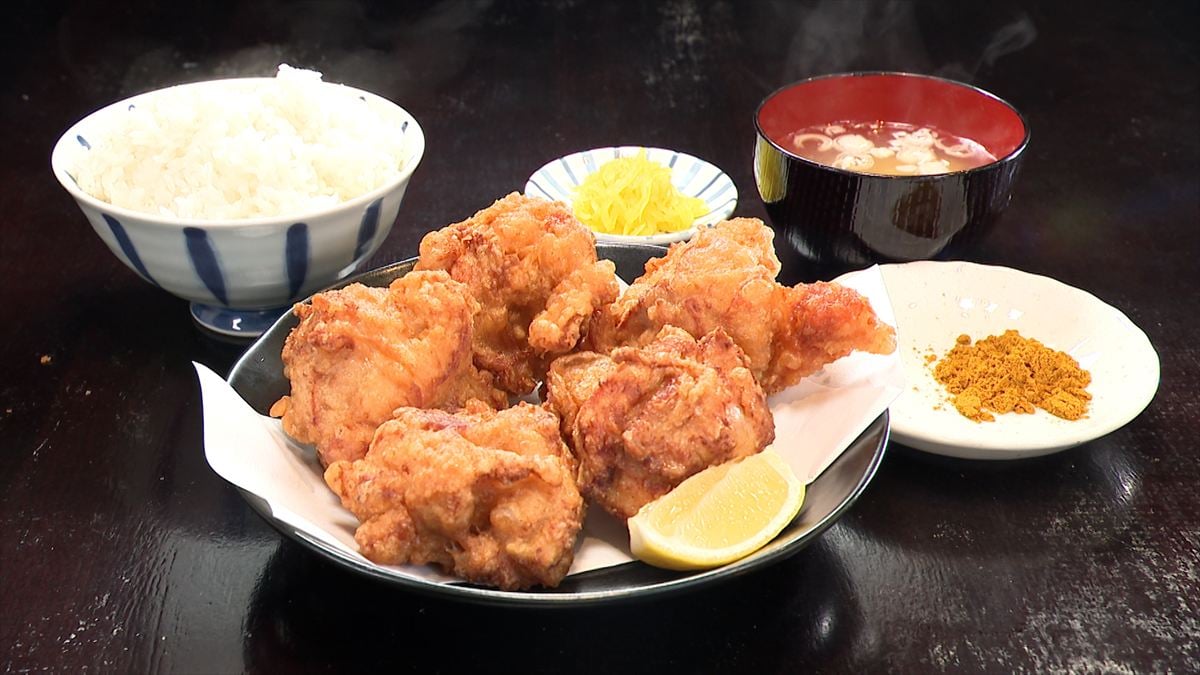 8月5日放送の「ヒューマングルメンタリー　オモウマい店」に登場する「唐揚げ定食」　（中京テレビ提供）