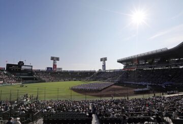 「第107回全国高等学校野球選手権大会」開会式の様子（2025年8月5日撮影、時事）