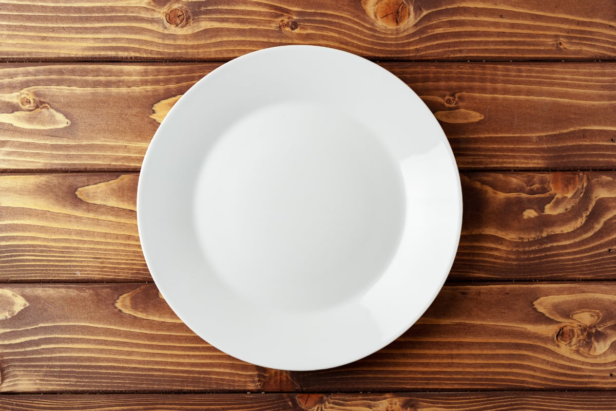 災害による断水で水道が使用できない際に食器を汚さずに使う方法とは？（画像はイメージ）