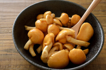 ナメコにはどのような栄養素が含まれている？