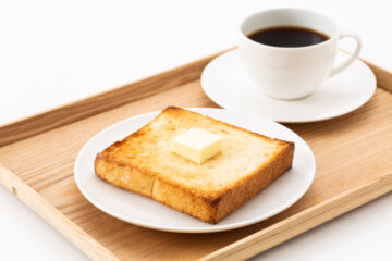 朝食をトーストとコーヒーだけで済ませる生活を続けると、どうなる？
