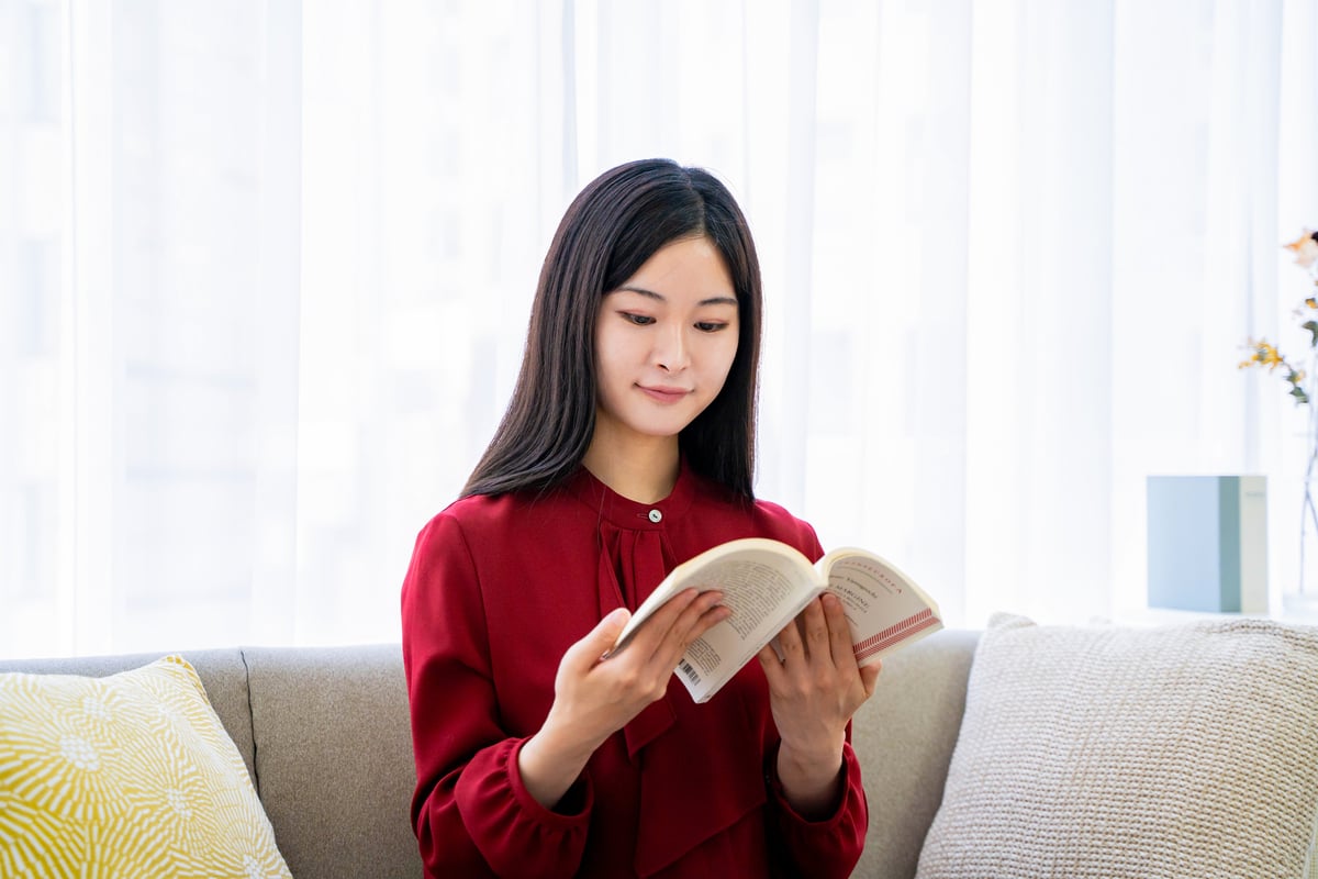 裸眼視力0.7未満で文字が読める状態でも、眼鏡をかけた方がよい？（画像はイメージ）