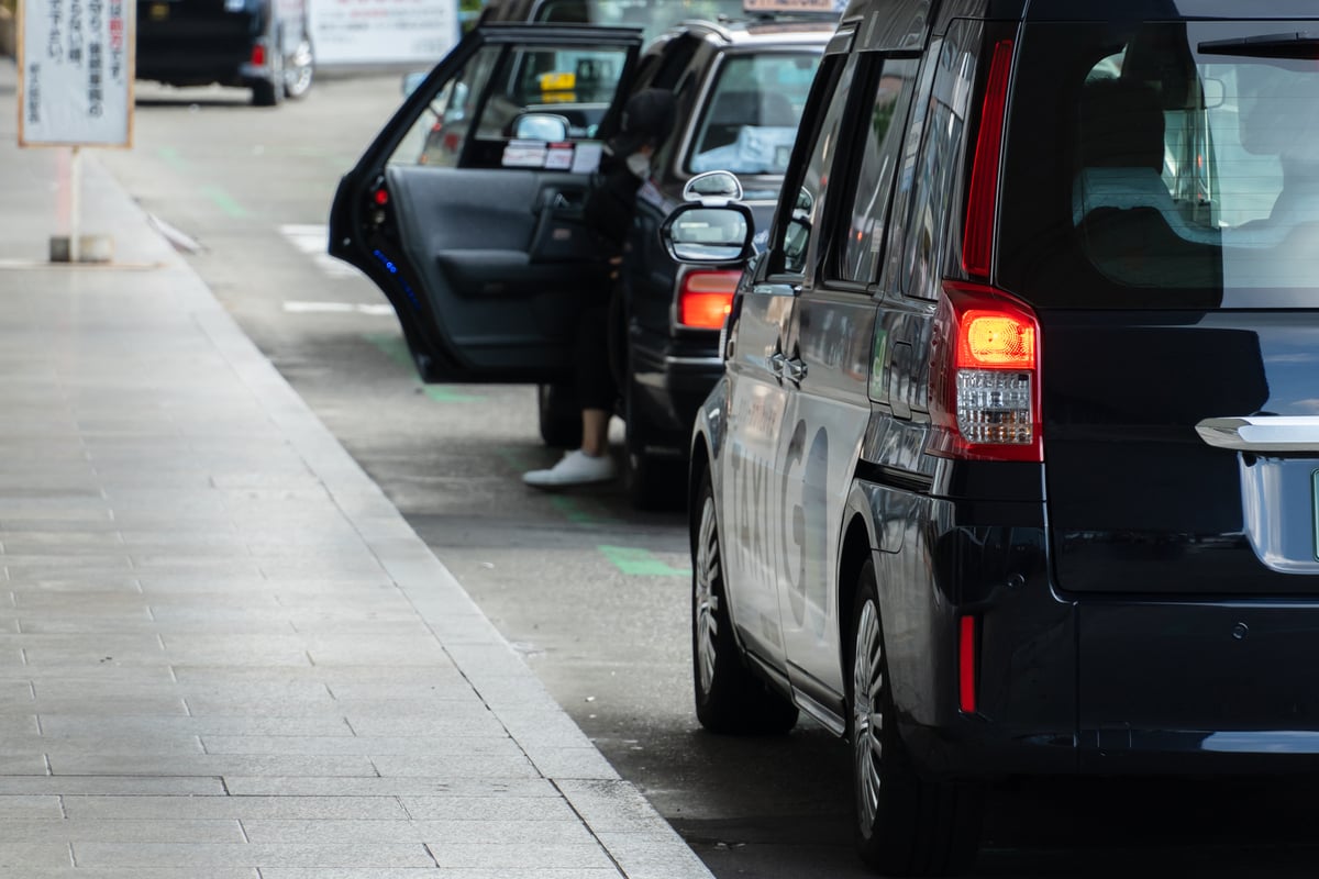 タクシーに乗っているときにコンビニに立ち寄ってもらうことは可能？（画像はイメージ）