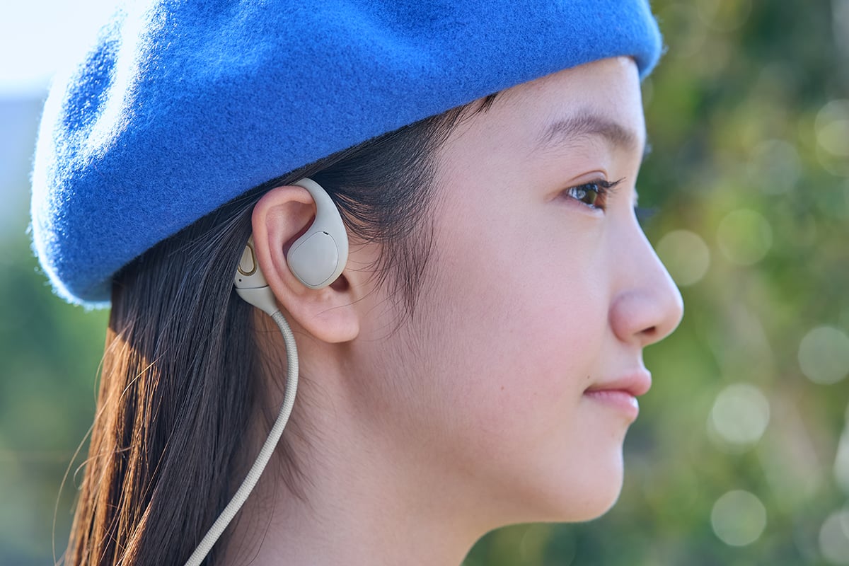 NTTソノリティが発表したオープンイヤー型集音器「cocoe Ear（ココエイヤー）」