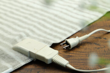 就寝時に電気毛布を使ってもOK?(画像はイメージ)