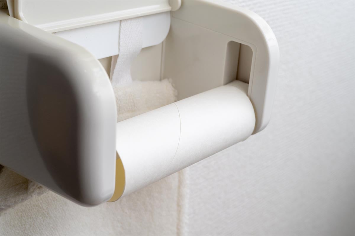 トイレットペーパーの芯が便利な「ゴミ袋ストッカー」に！？