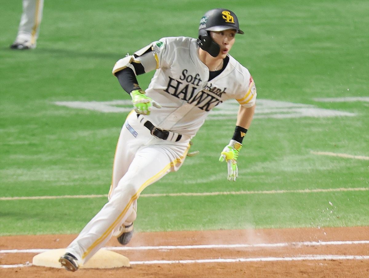 周東佑京選手（2025年10月撮影、時事）