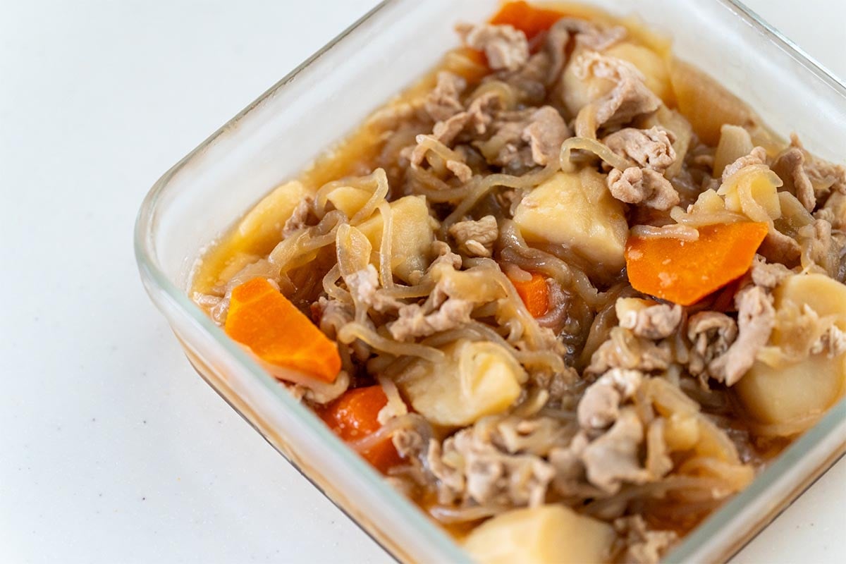 余った肉じゃがとそばが意外に合う？（画像はイメージ）