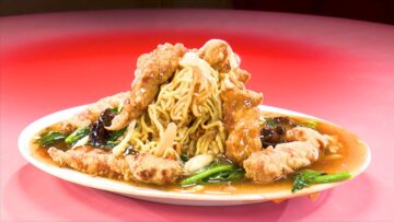 3月24日放送の「ヒューマングルメンタリー　オモウマい店」に登場するミンミンの「鶏焼きそば」（中京テレビ提供）