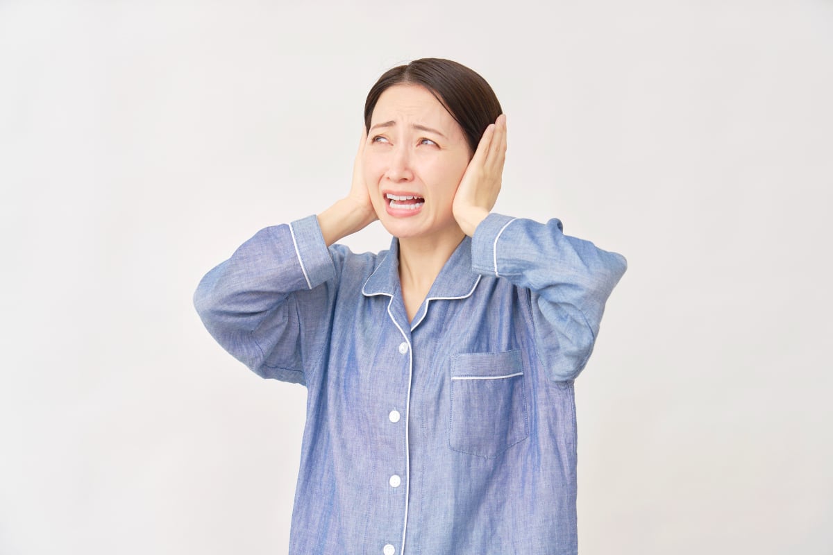 近隣住民の騒音に悩まされている場合、どうすればいい？（画像はイメージ）